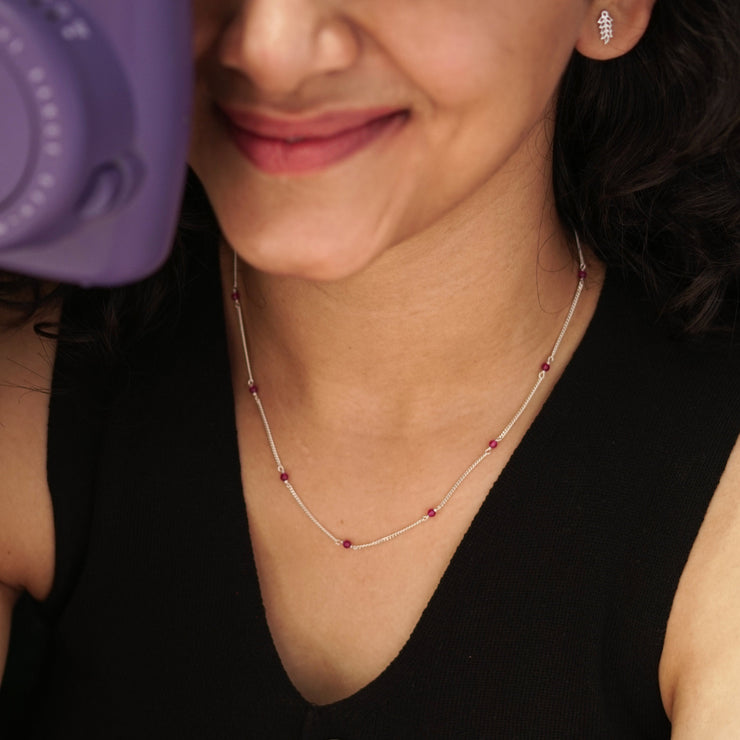 Sautoir en Ruby Chic et Élégant - Version Courte