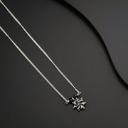 Eleganter Parijat Silberkette Mangalsutra für stilvollen Schutz