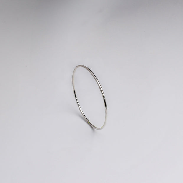 Elegant Plain Silver Bangle for Timeless Style