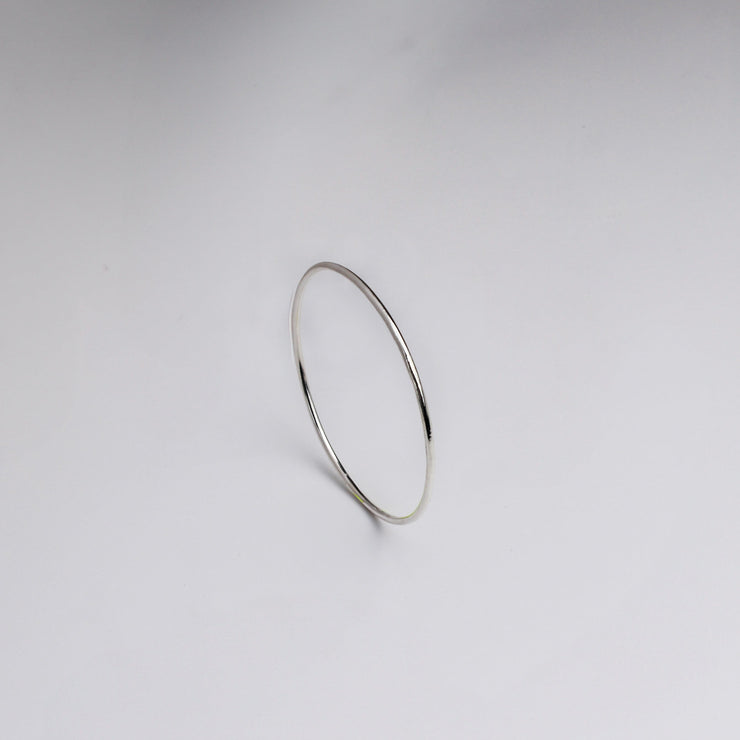 Elegant Plain Silver Bangle for Timeless Style